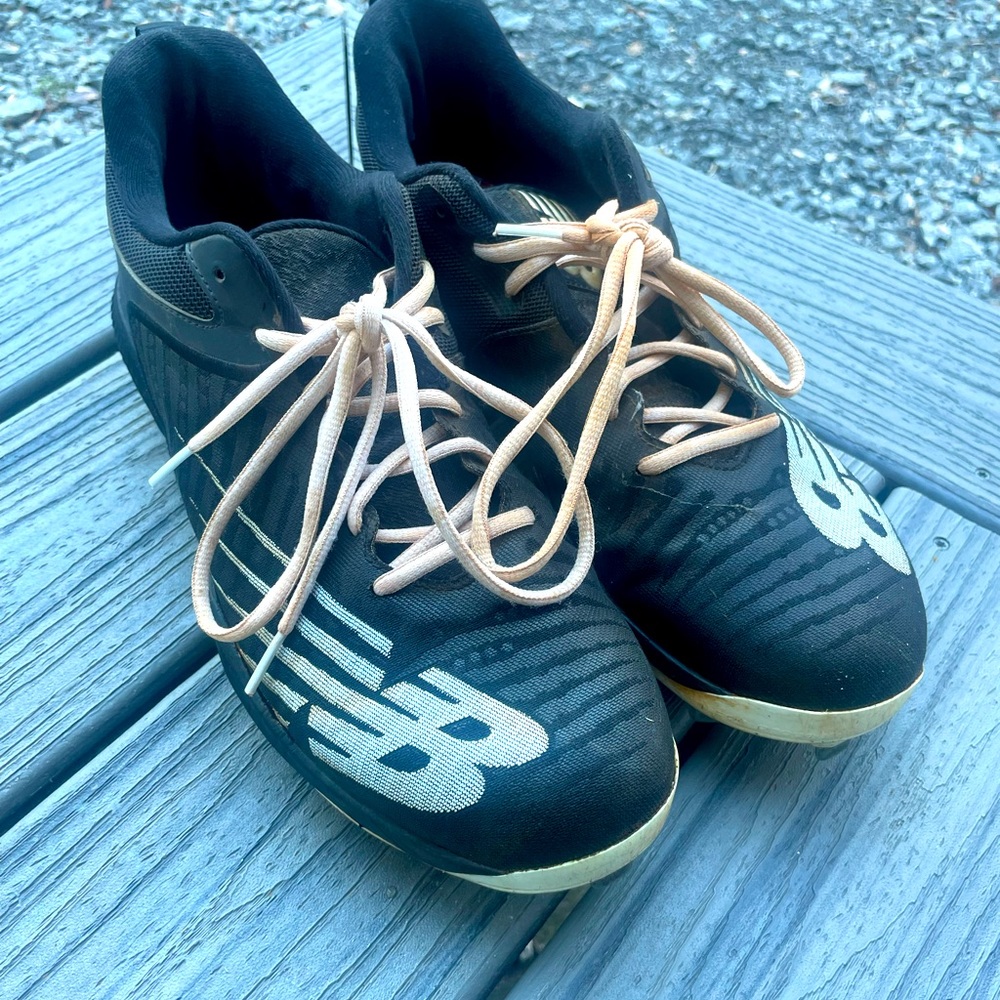 New Balance fuel cell metal baseball cleats